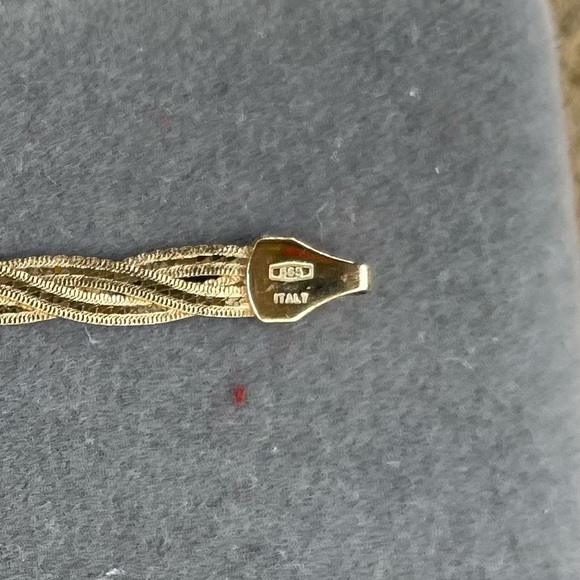 14k Solid Gold Bracelet with a Twist/Braid Herringbone Chain - Picture 7 of 10